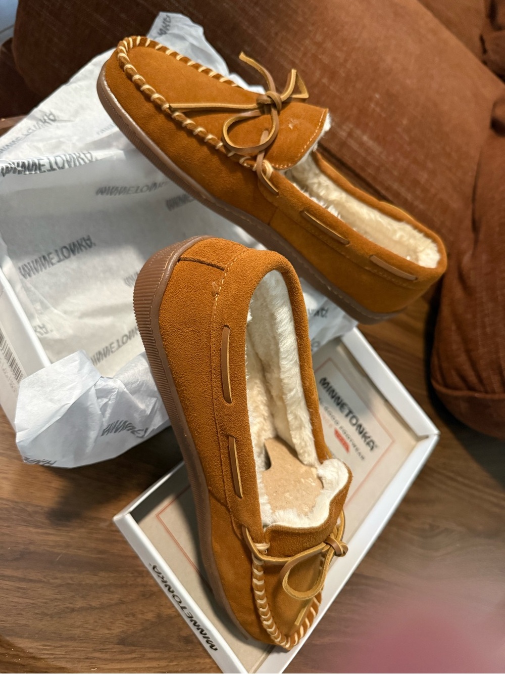 Minnetonka Men's Pile Lined Hardsole Slipper
Casual Slippers 10.5 w new brown